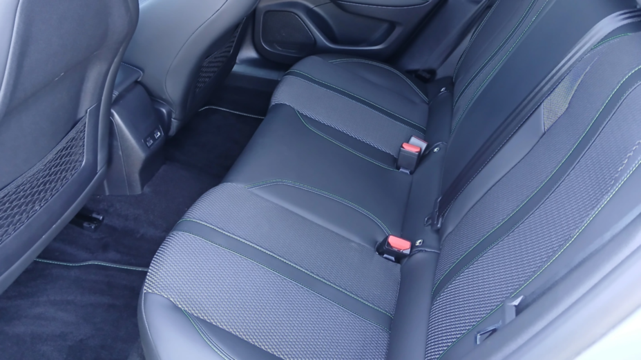 PEUGEOT 2008 2008 PureTech 130 GT S&S EAT8
