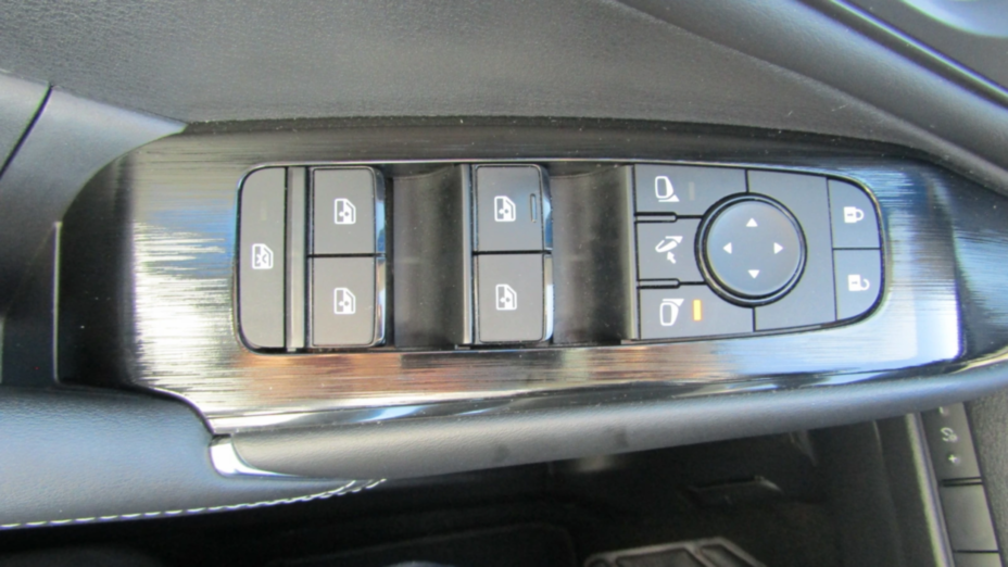 NISSAN Qashqai Qashqai 1.3 DIG-T mHEV Premiere Edition Xtronic