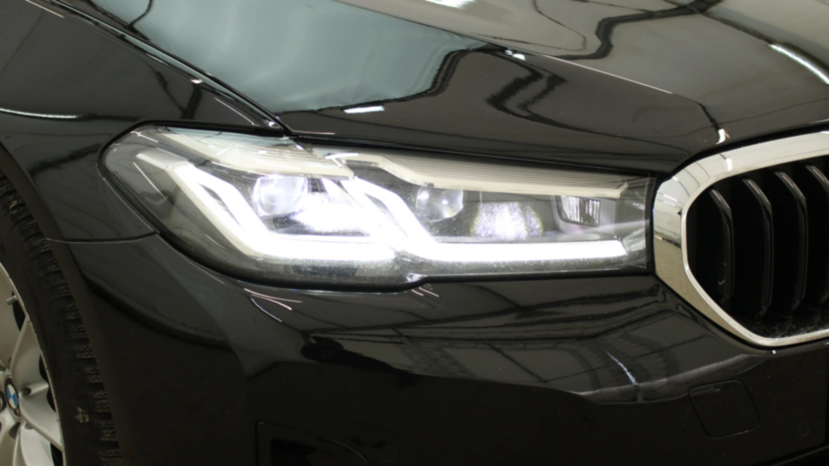 BMW Seria 5 520i mHEV aut