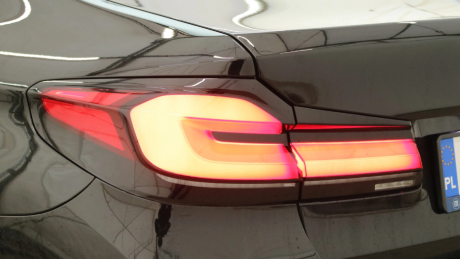 BMW Seria 5 520i mHEV aut