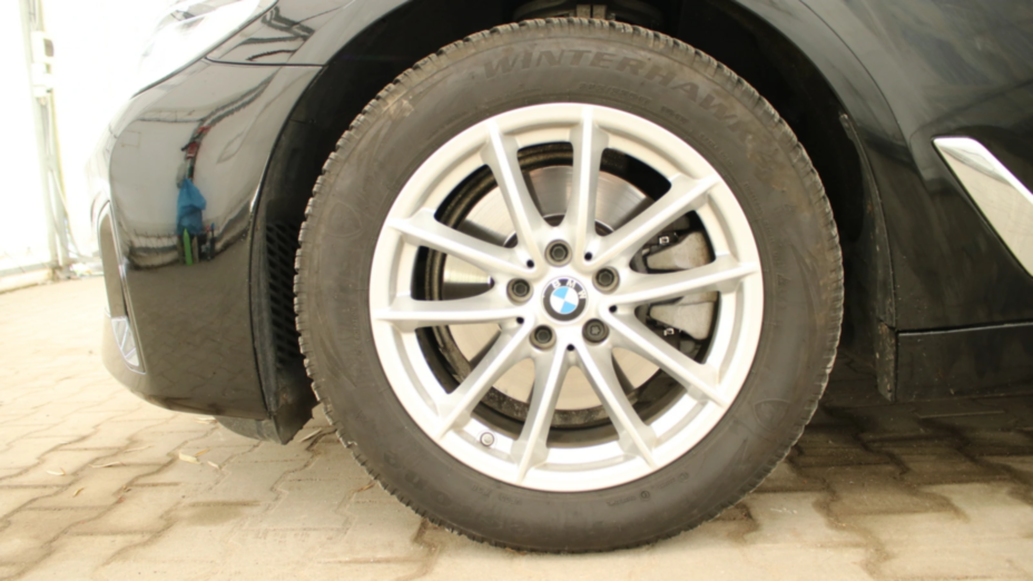 BMW Seria 5 520i mHEV aut