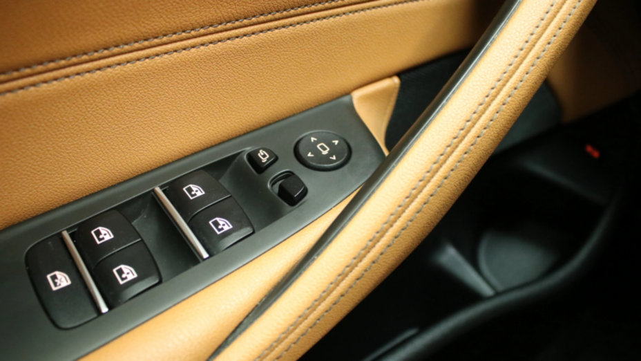 BMW Seria 5 520i mHEV aut