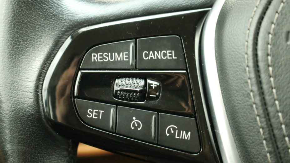 BMW Seria 5 520i mHEV aut