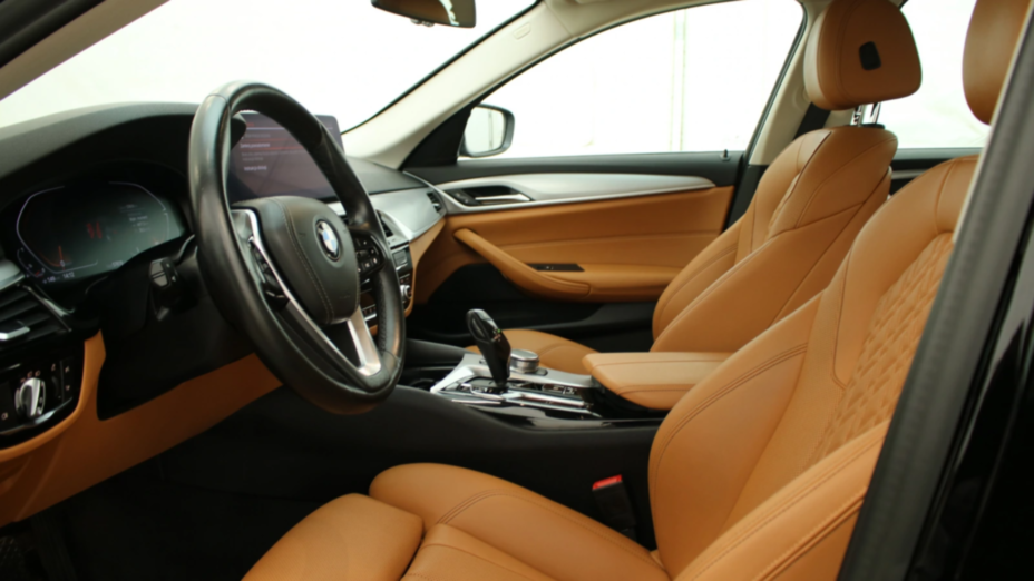 BMW Seria 5 520i mHEV aut