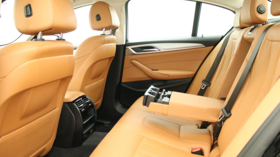 BMW Seria 5 520i mHEV aut