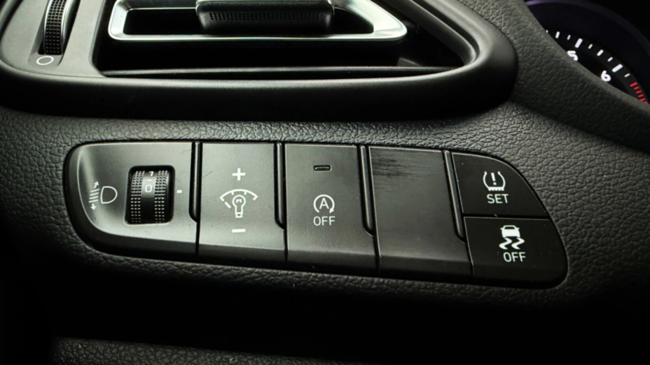 HYUNDAI i30 i30 1.0 T-GDI Smart DCT