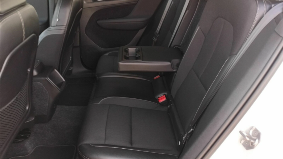 VOLVO XC40 XC40 T3 Momentum Pro aut
