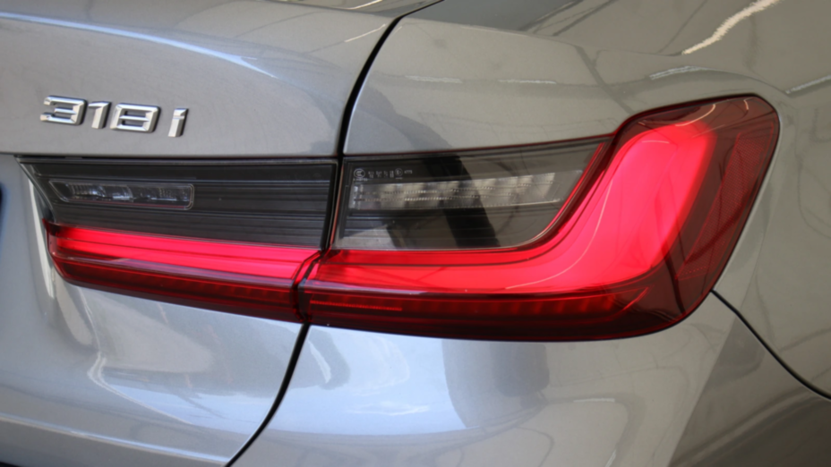 BMW Seria 3 318i M Sport aut