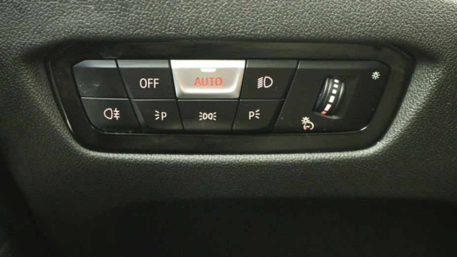 BMW Seria 3 318i M Sport aut