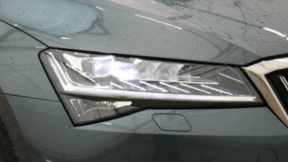 SKODA Superb Superb 2.0 TDI SCR Ambition DSG