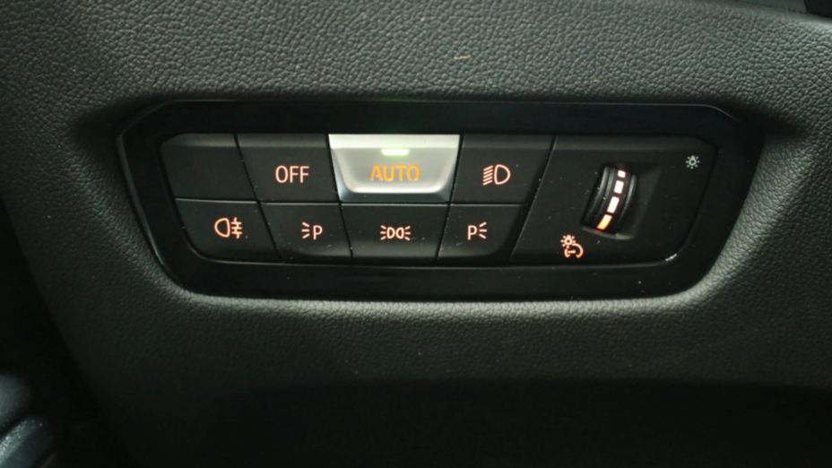 BMW Seria 3 318i M Sport aut