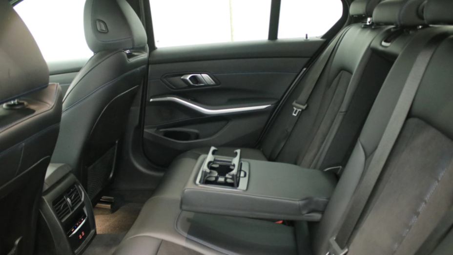 BMW Seria 3 318i M Sport aut