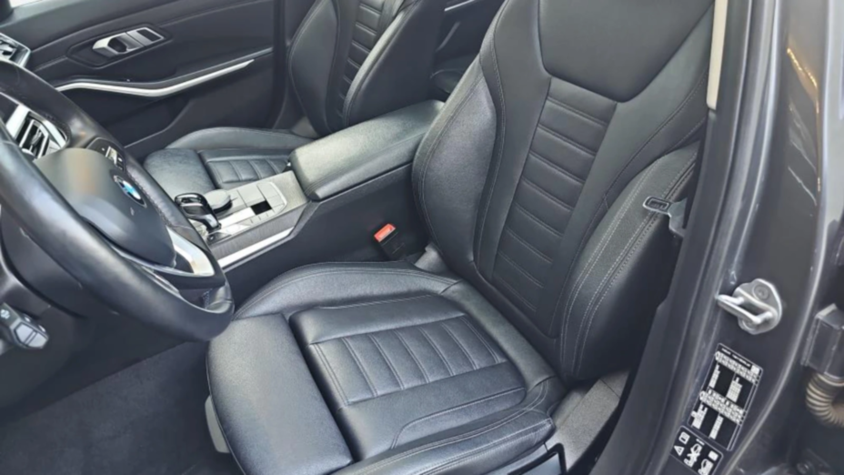 BMW Seria 3 320d xDrive mHEV Luxury Line aut