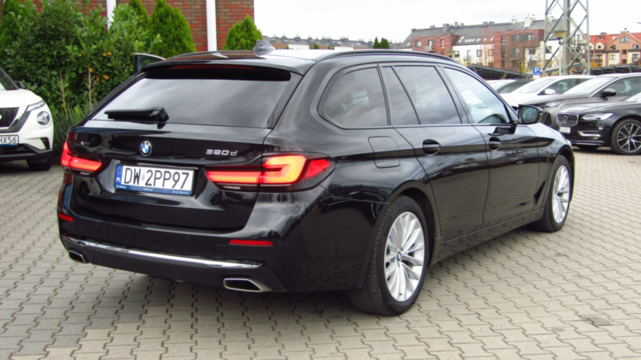 BMW Seria 5 520d xDrive mHEV Luxury Line sport-aut