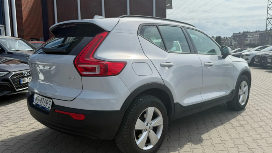 VOLVO XC40 XC40 T3 Momentum Core aut