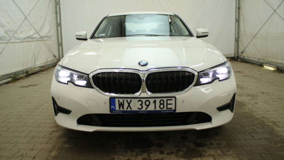 BMW Seria 3 318i Advantage aut