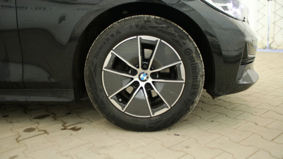 BMW Seria 3 318i Advantage aut