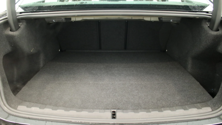BMW Seria 3 318i Advantage aut