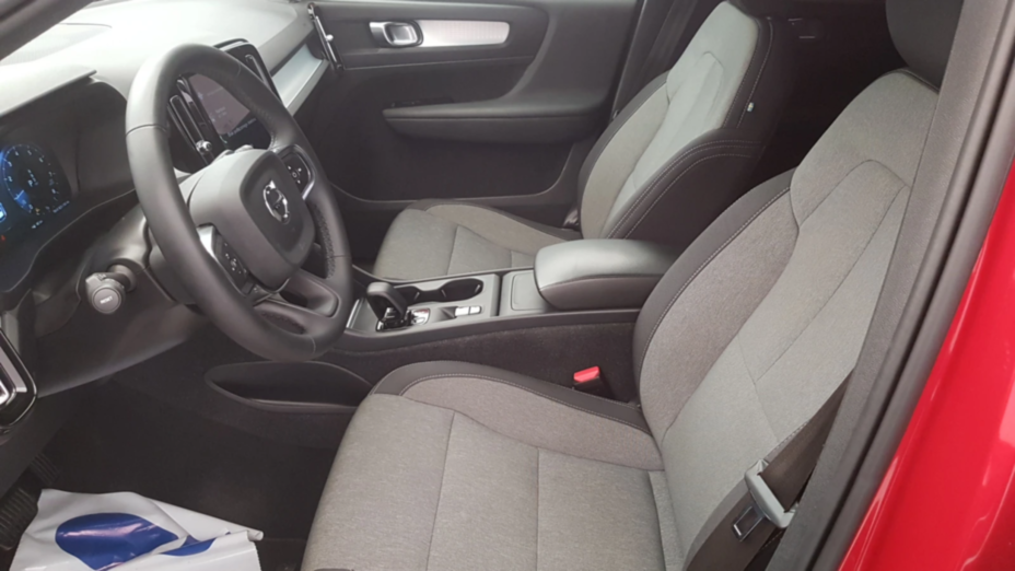 VOLVO XC40 XC40 T3 Momentum Pro aut