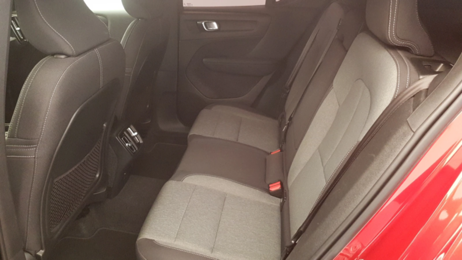 VOLVO XC40 XC40 T3 Momentum Pro aut