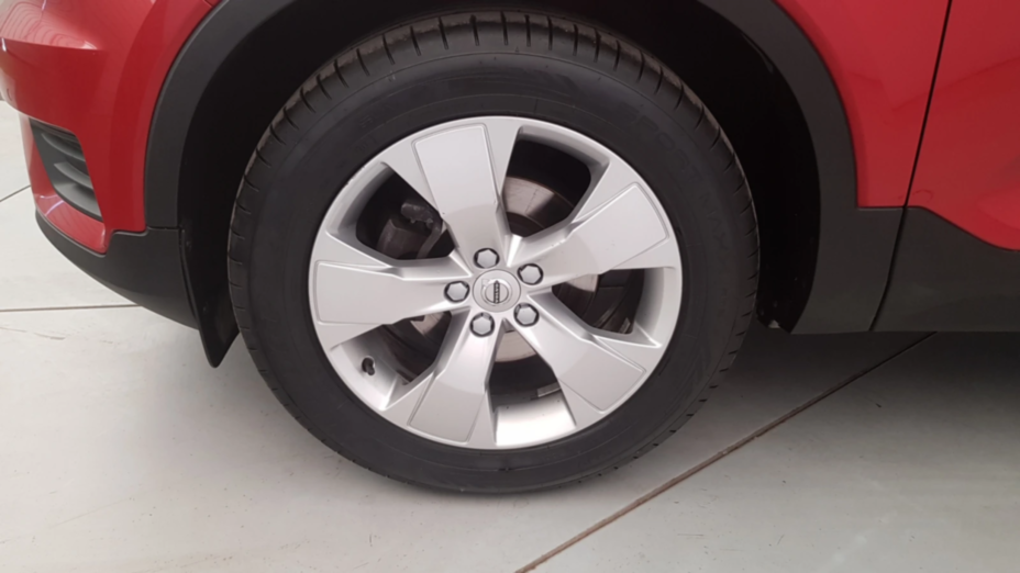 VOLVO XC40 XC40 T3 Momentum Pro aut