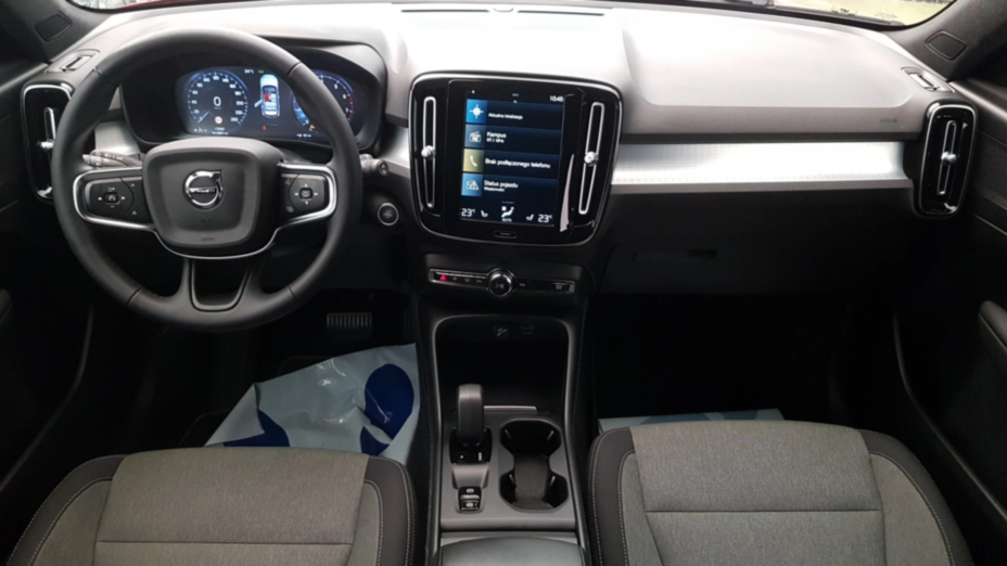 VOLVO XC40 XC40 T3 Momentum Pro aut