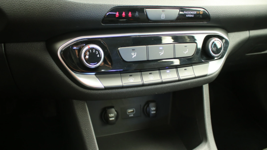 HYUNDAI i30 i30 1.0 T-GDI Classic + DCT