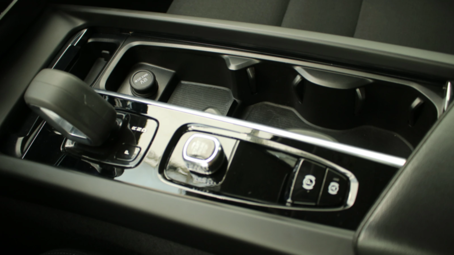 VOLVO V60 V60 B4 D Momentum Pro aut