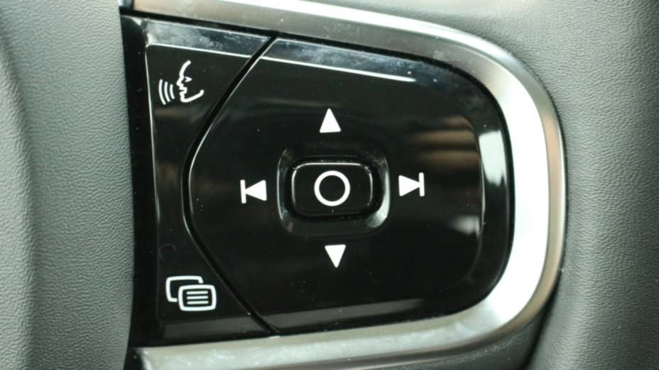 VOLVO XC60 XC60 B4 D AWD Plus Dark aut