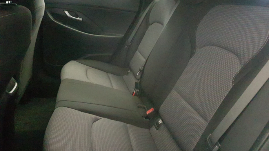 HYUNDAI i30 i30 1.6 D Classic +