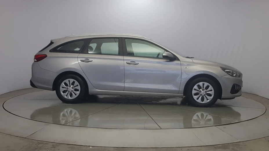 HYUNDAI i30 i30 1.6 D Classic +