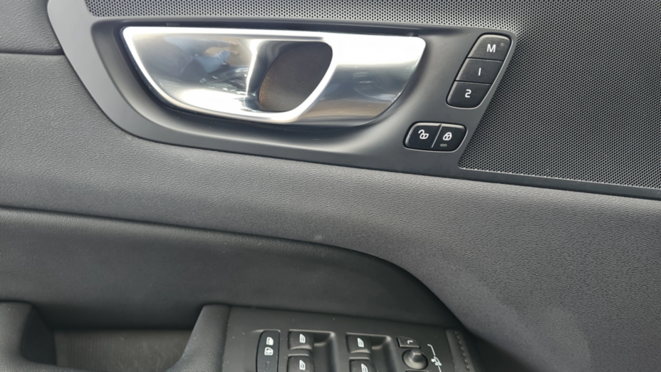 VOLVO XC60 XC60 B4 B Inscription aut