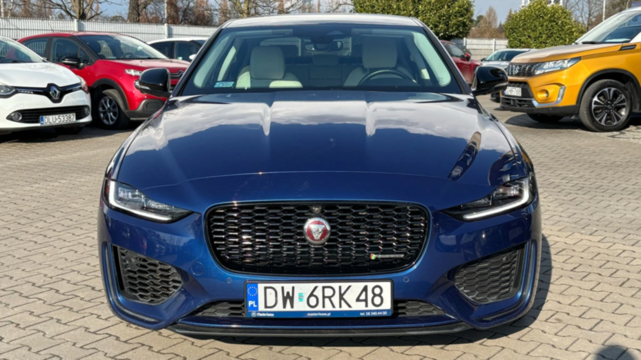 JAGUAR XE XE 2.0 P250 R-Dynamic Black aut