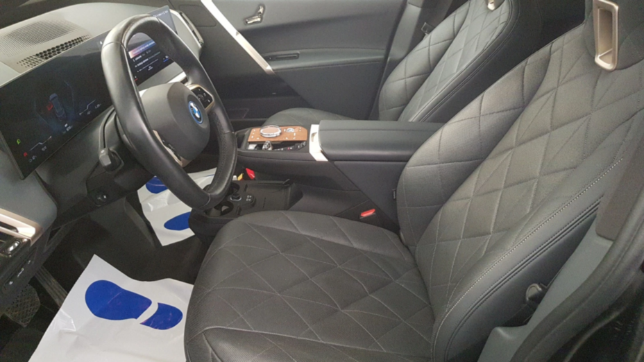 BMW iX iX xDrive40 76.6kWh