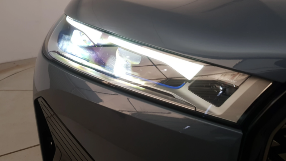 BMW iX iX xDrive40 76.6kWh