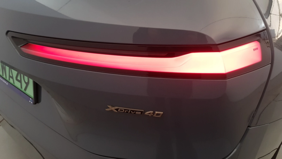 BMW iX iX xDrive40 76.6kWh