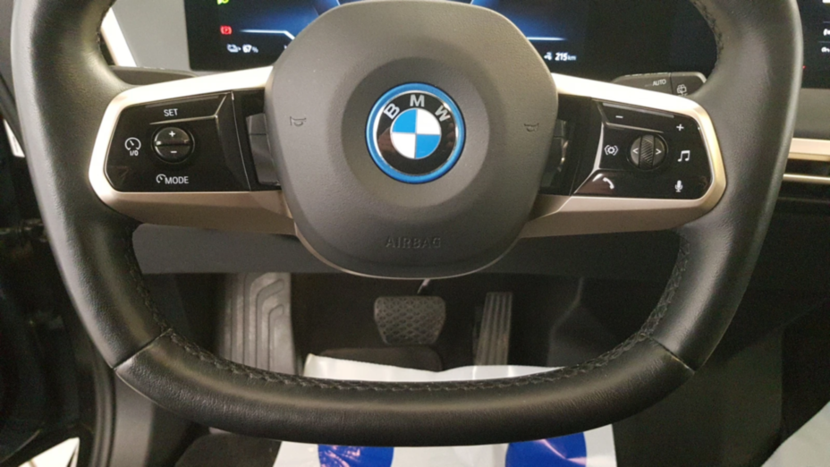 BMW iX iX xDrive40 76.6kWh