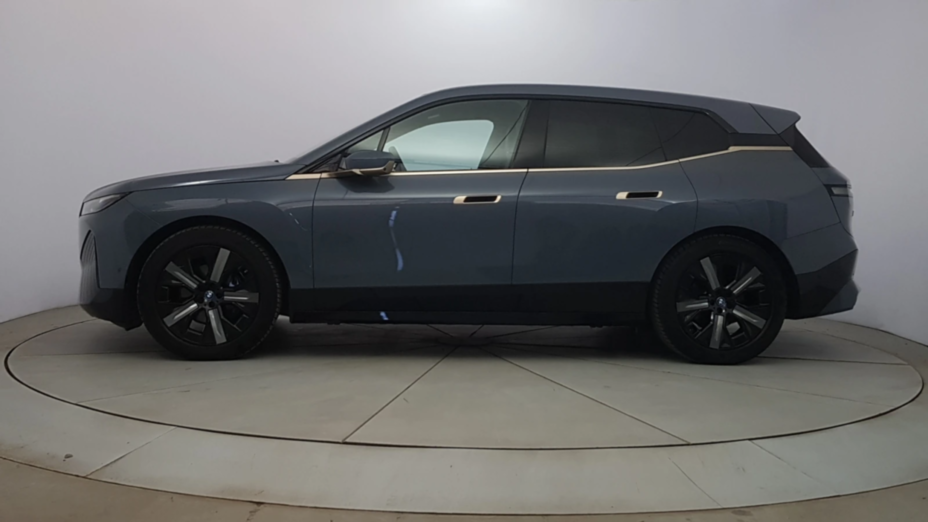 BMW iX iX xDrive40 76.6kWh
