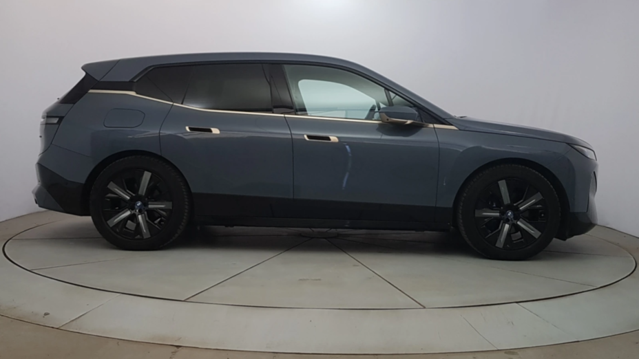 BMW iX iX xDrive40 76.6kWh
