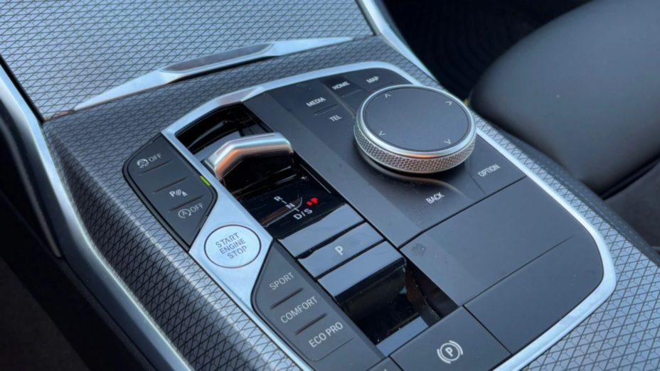 BMW Seria 3 318i M Sport aut