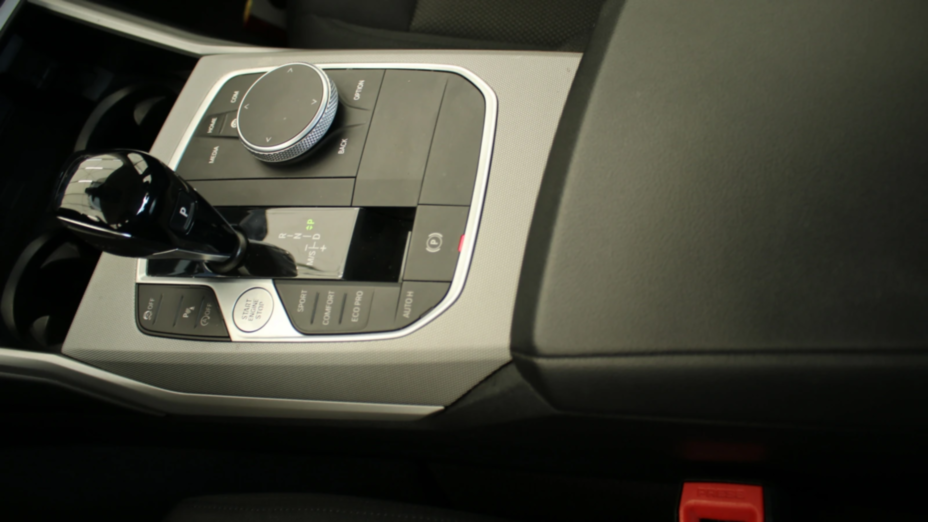 BMW Seria 3 318i Advantage aut
