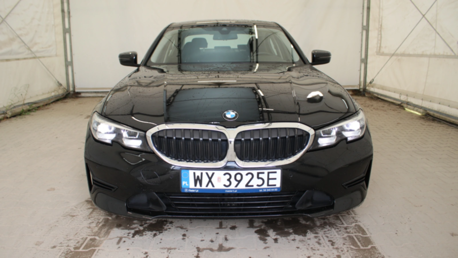 BMW Seria 3 318i Advantage aut