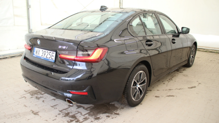 BMW Seria 3 318i Advantage aut