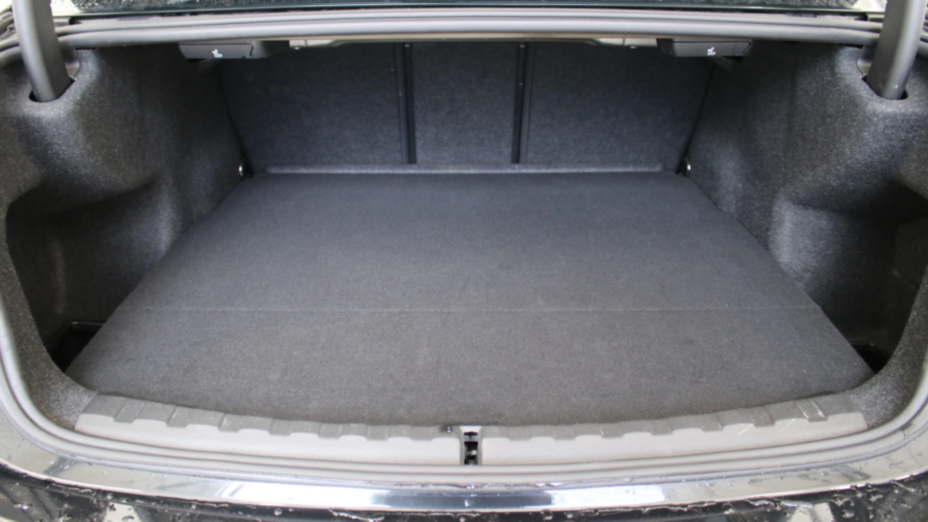BMW Seria 3 318i Advantage aut