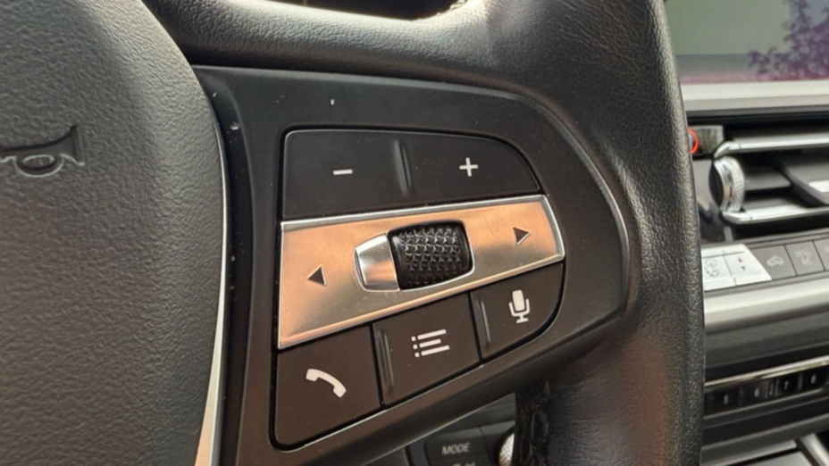 BMW Seria 3 318i Advantage aut