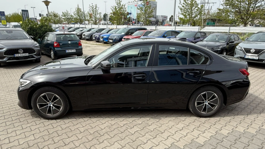 BMW Seria 3 318i Advantage aut