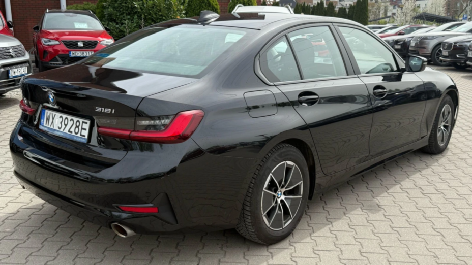 BMW Seria 3 318i Advantage aut