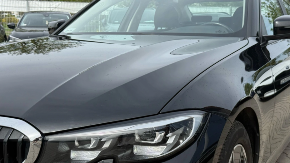 BMW Seria 3 318i Advantage aut