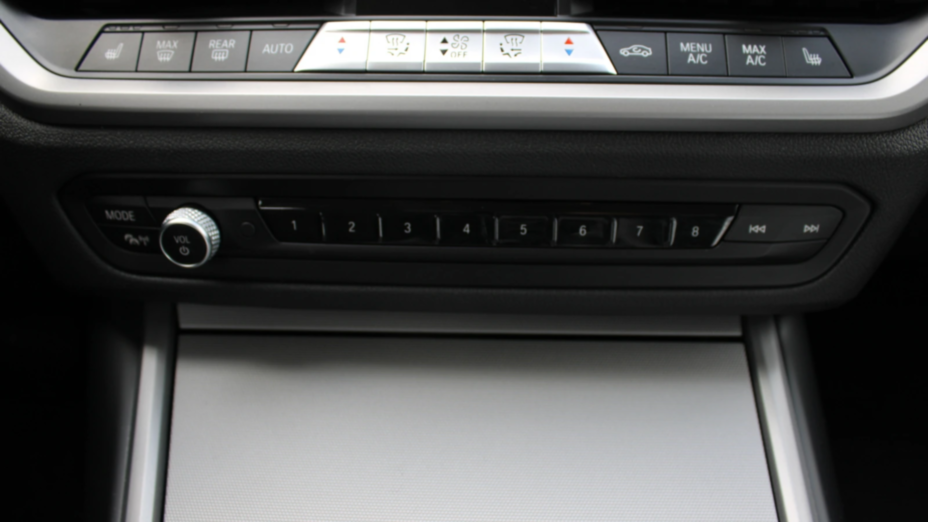 BMW Seria 3 318i Advantage aut