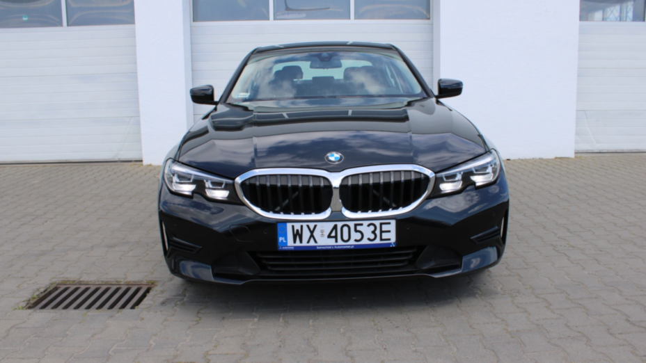 BMW Seria 3 318i Advantage aut